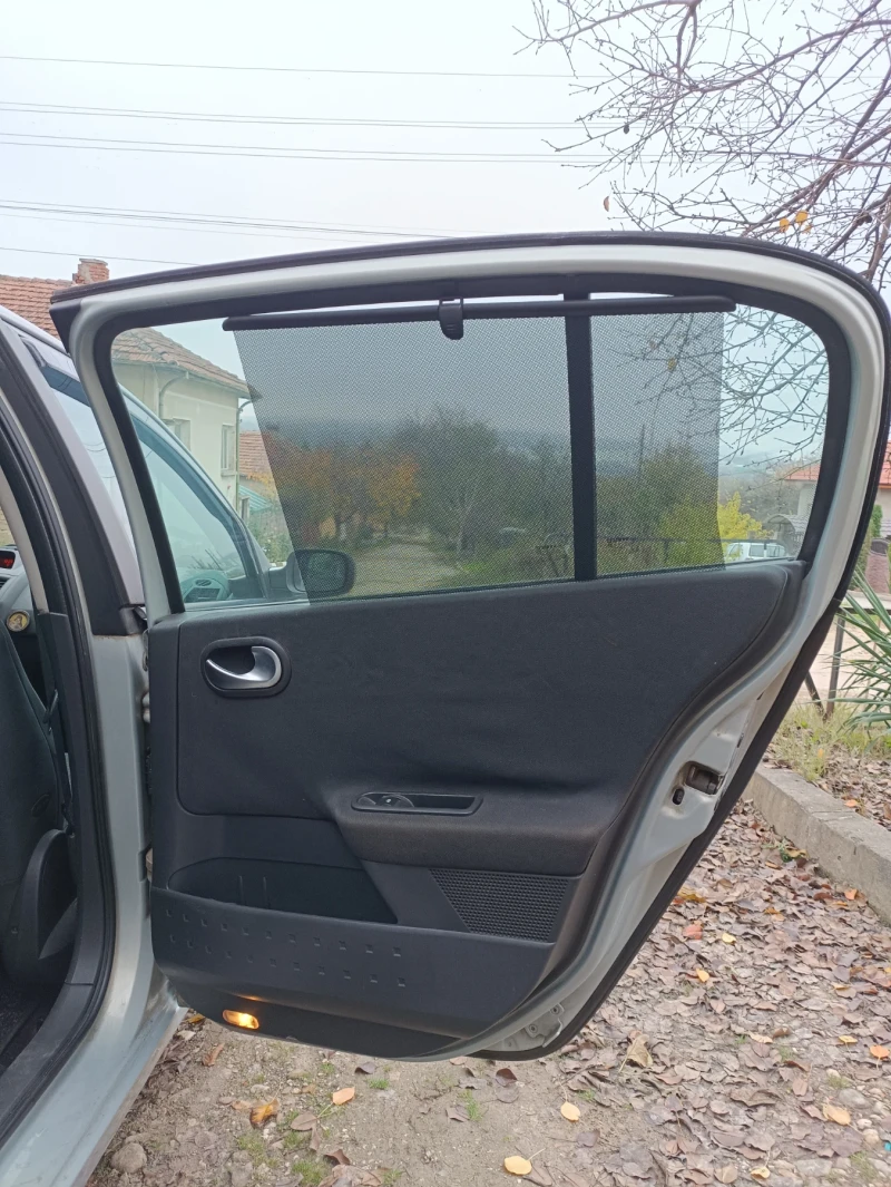 Renault Megane 1.9dci, снимка 12 - Автомобили и джипове - 52976521