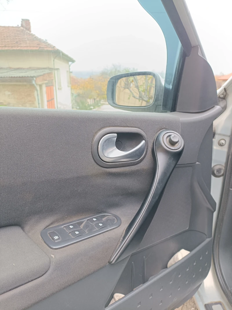 Renault Megane 1.9dci, снимка 13 - Автомобили и джипове - 52976521
