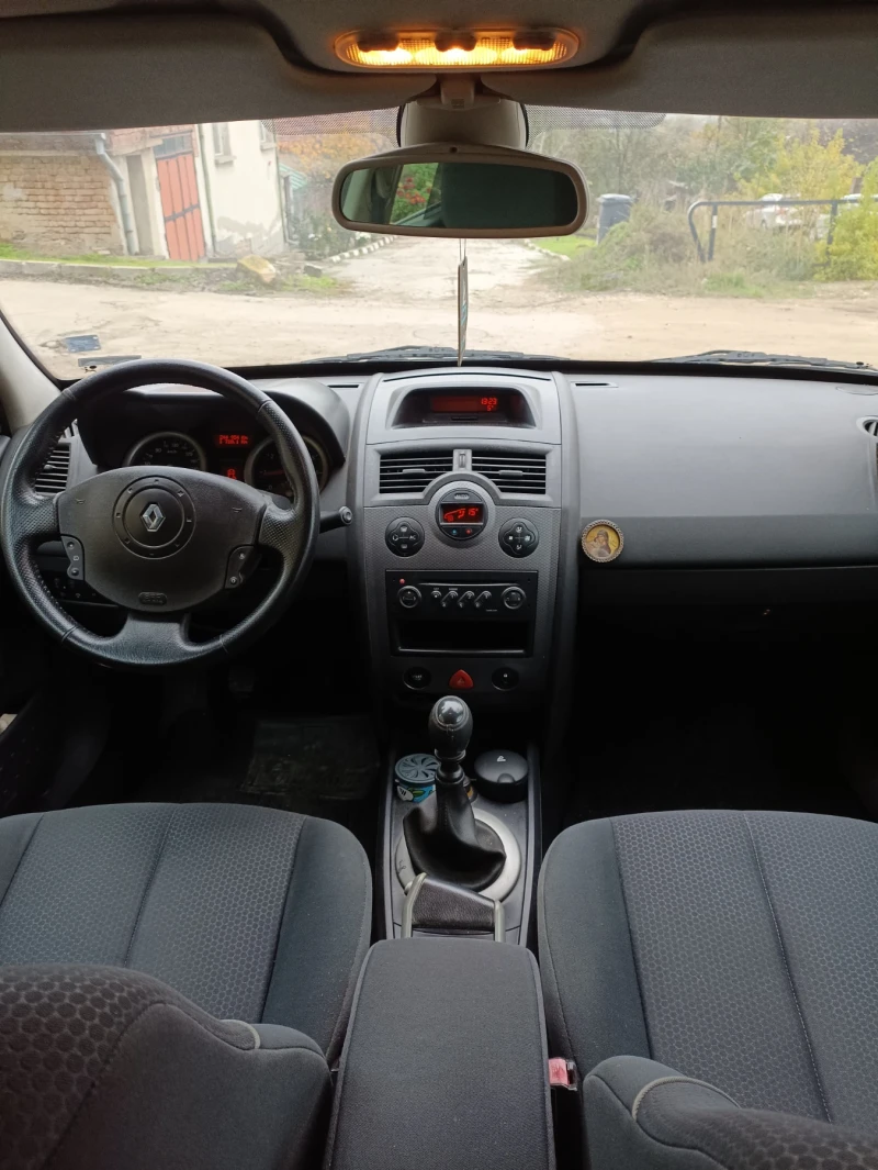 Renault Megane 1.9dci, снимка 9 - Автомобили и джипове - 52976521