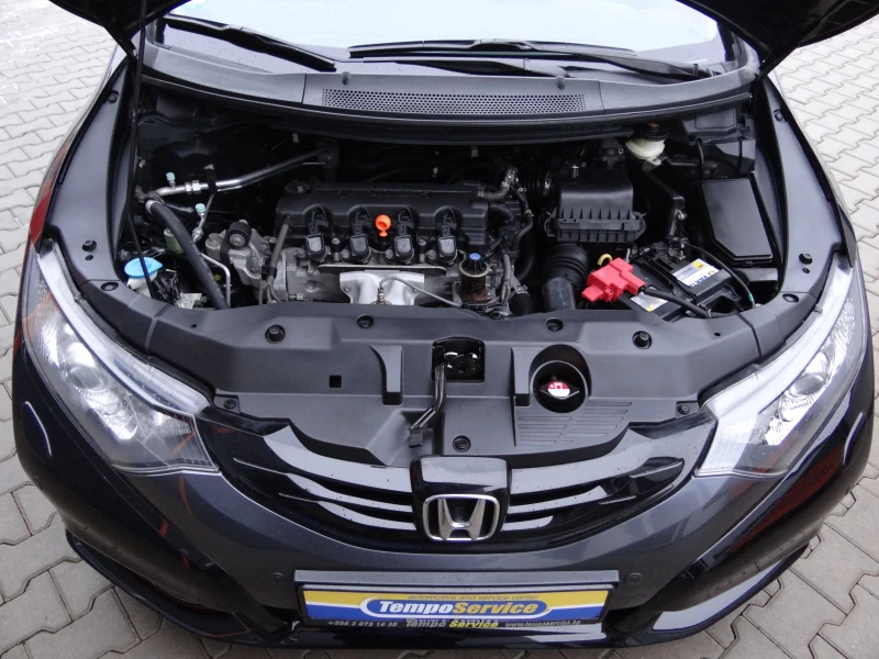 Honda Civic 1.8i-Auto/Koja/Navi/Panorama/Keyless/Xenon/Camera/, снимка 16 - Автомобили и джипове - 53061306