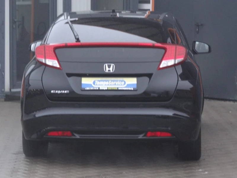 Honda Civic 1.8i-Auto/Koja/Navi/Panorama/Keyless/Xenon/Camera/, снимка 4 - Автомобили и джипове - 53061306