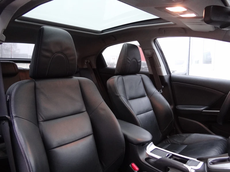 Honda Civic 1.8i-Auto/Koja/Navi/Panorama/Keyless/Xenon/Camera/, снимка 11 - Автомобили и джипове - 53061306