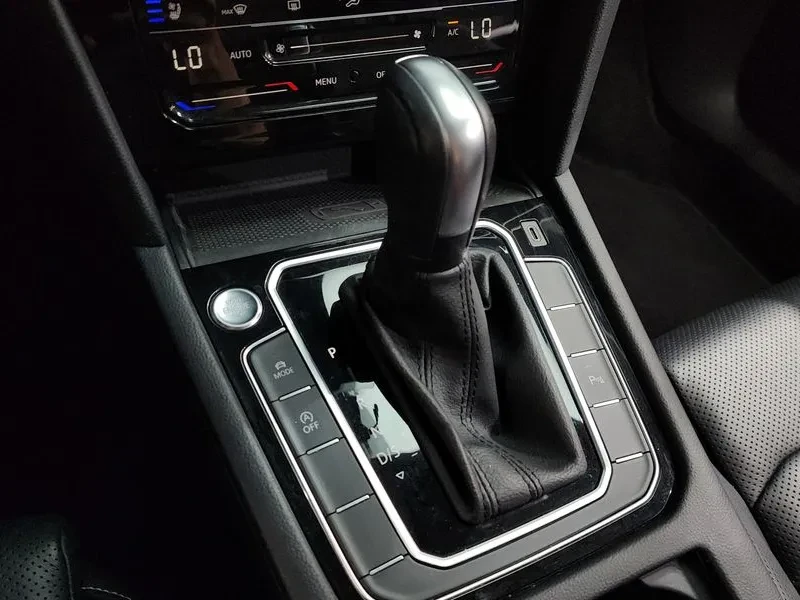 VW Passat 2.0 TDI PRESTIGE, снимка 9 - Автомобили и джипове - 55295647