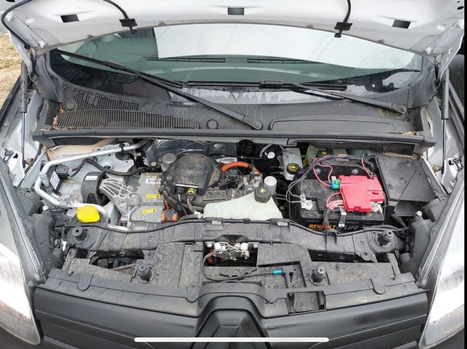 Renault Kangoo ZE 33KW батерия 7000км като нова с черно фолио - изображение 6
