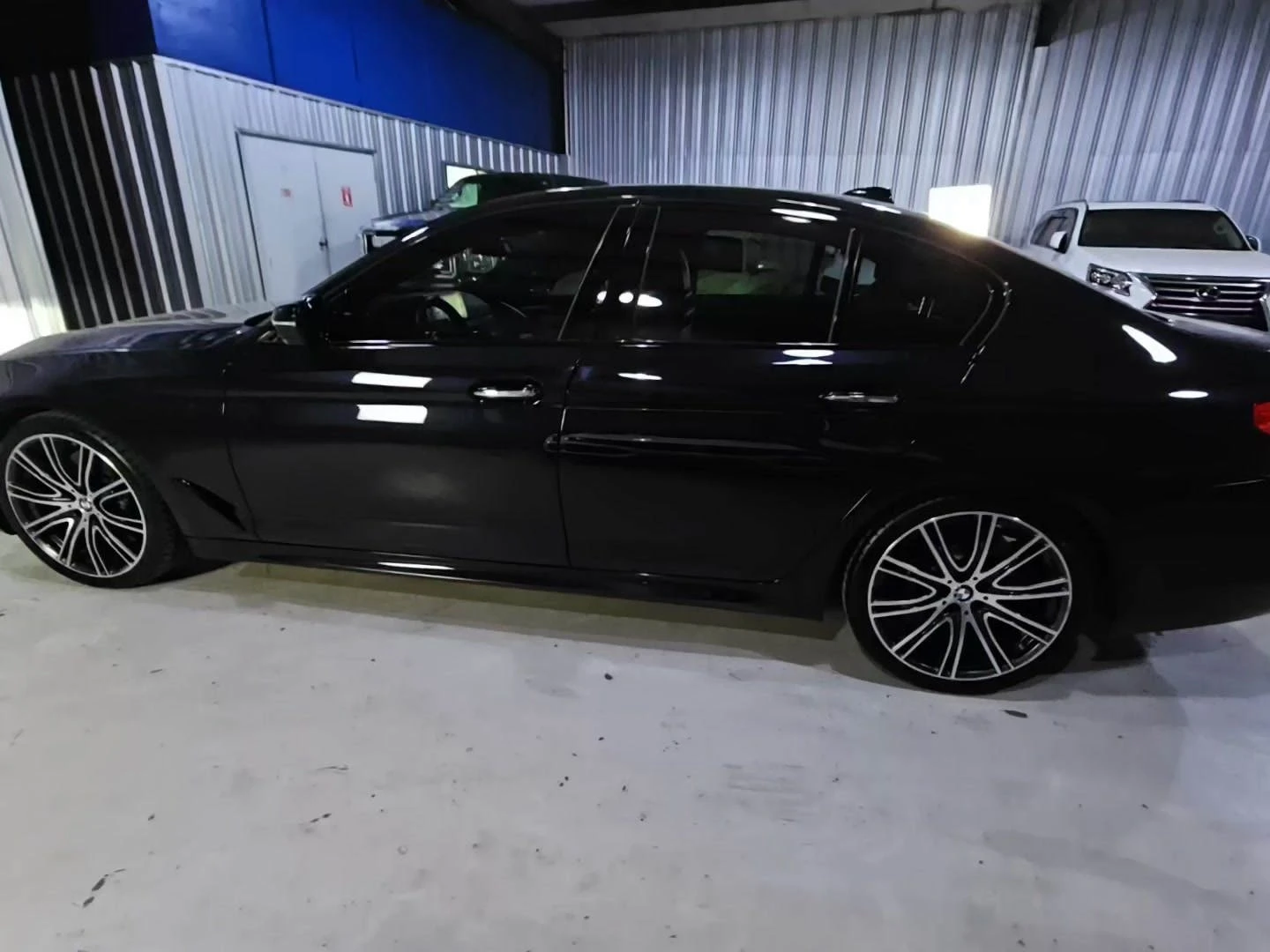 BMW 540 M-SPORT* * CLIMATE SEATS* * NAV* * PARK SENSORS* * - изображение 2