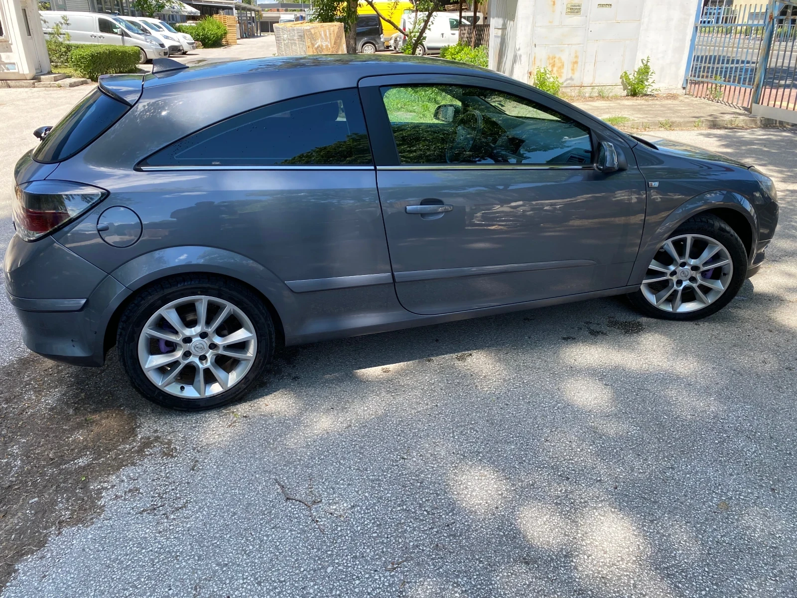 Opel Astra GTC - изображение 4