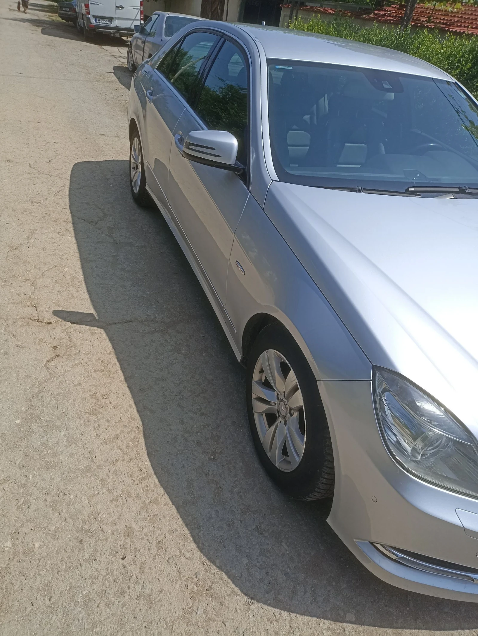 Mercedes-Benz E 220  - изображение 3