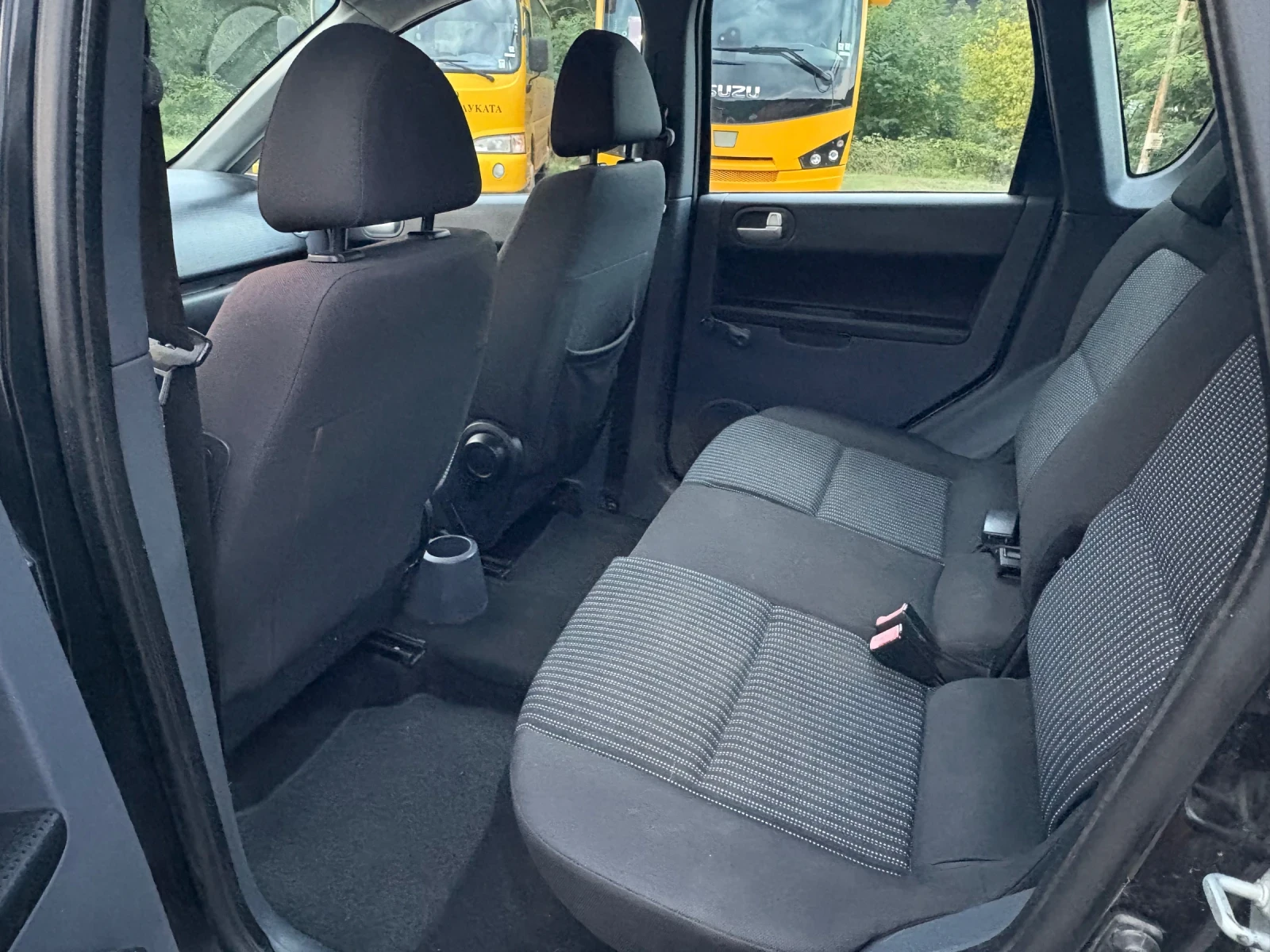 Mitsubishi Colt  - изображение 5