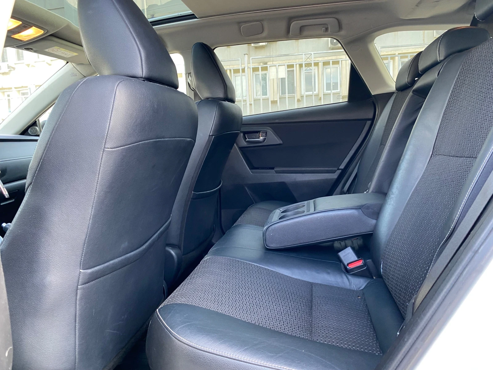 Toyota Auris 1.8 бензин/ ток - изображение 10