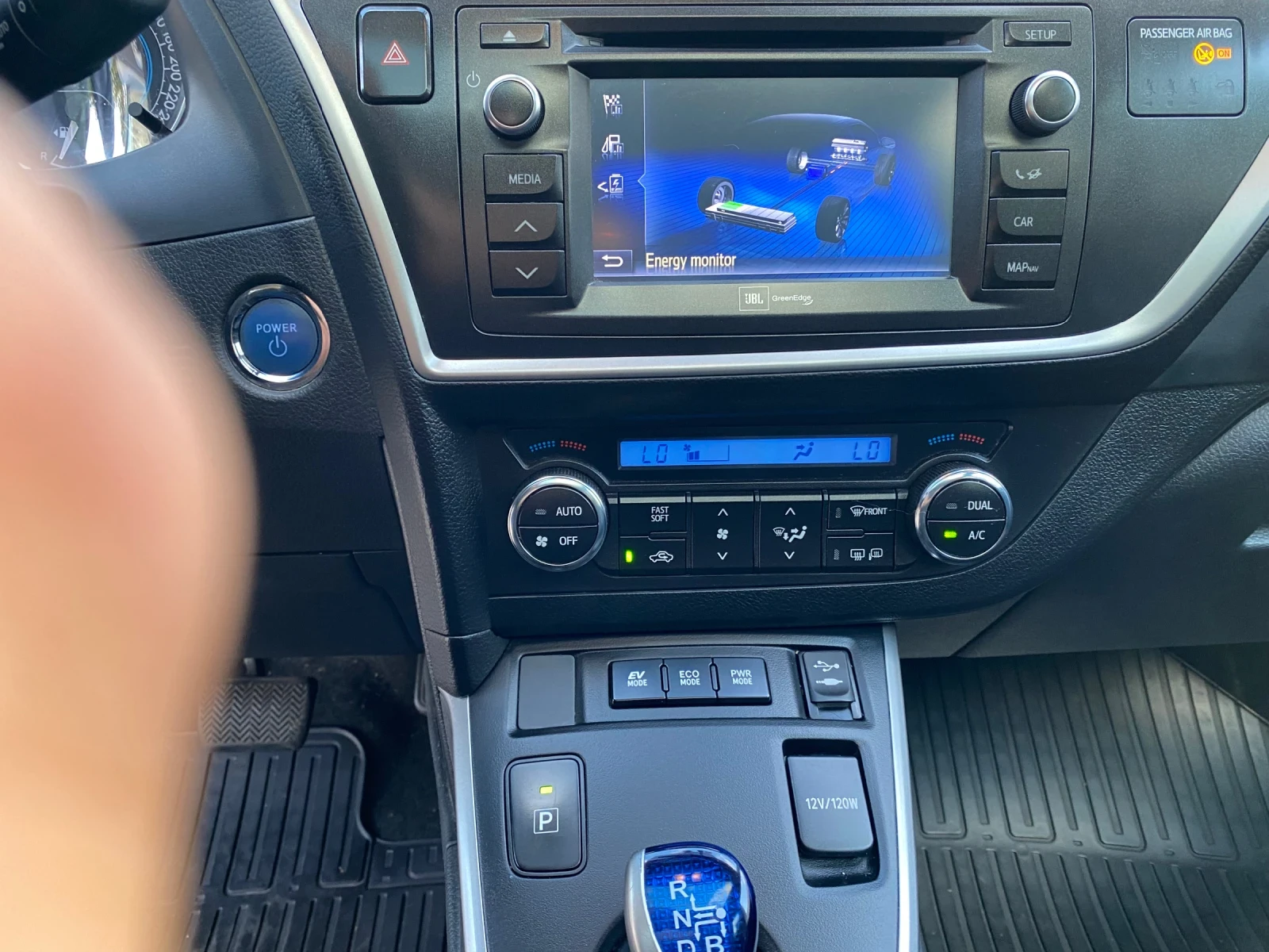 Toyota Auris 1.8 бензин/ ток - изображение 7