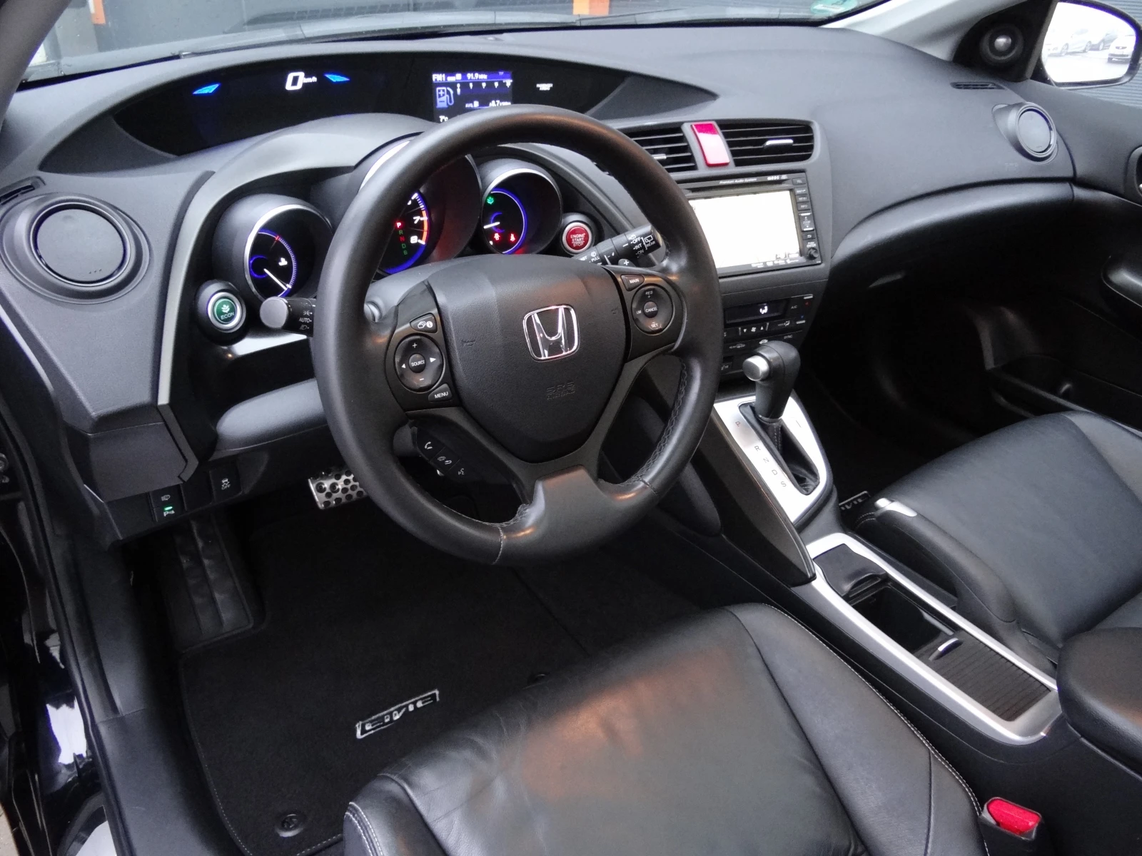 Honda Civic 1.8i-Auto/Koja/Navi/Panorama/Keyless/Xenon/Camera/ - изображение 8