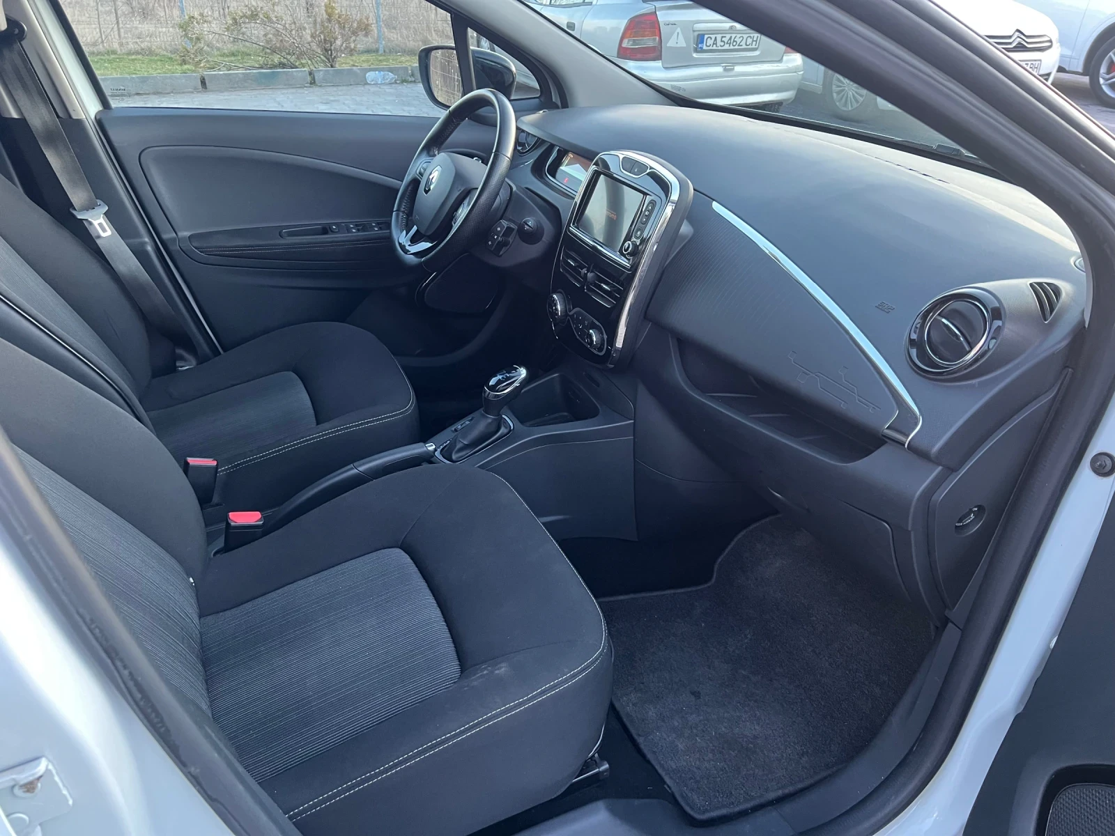 Renault Zoe R90 Intense, снимка 9 - Автомобили и джипове - 53786511