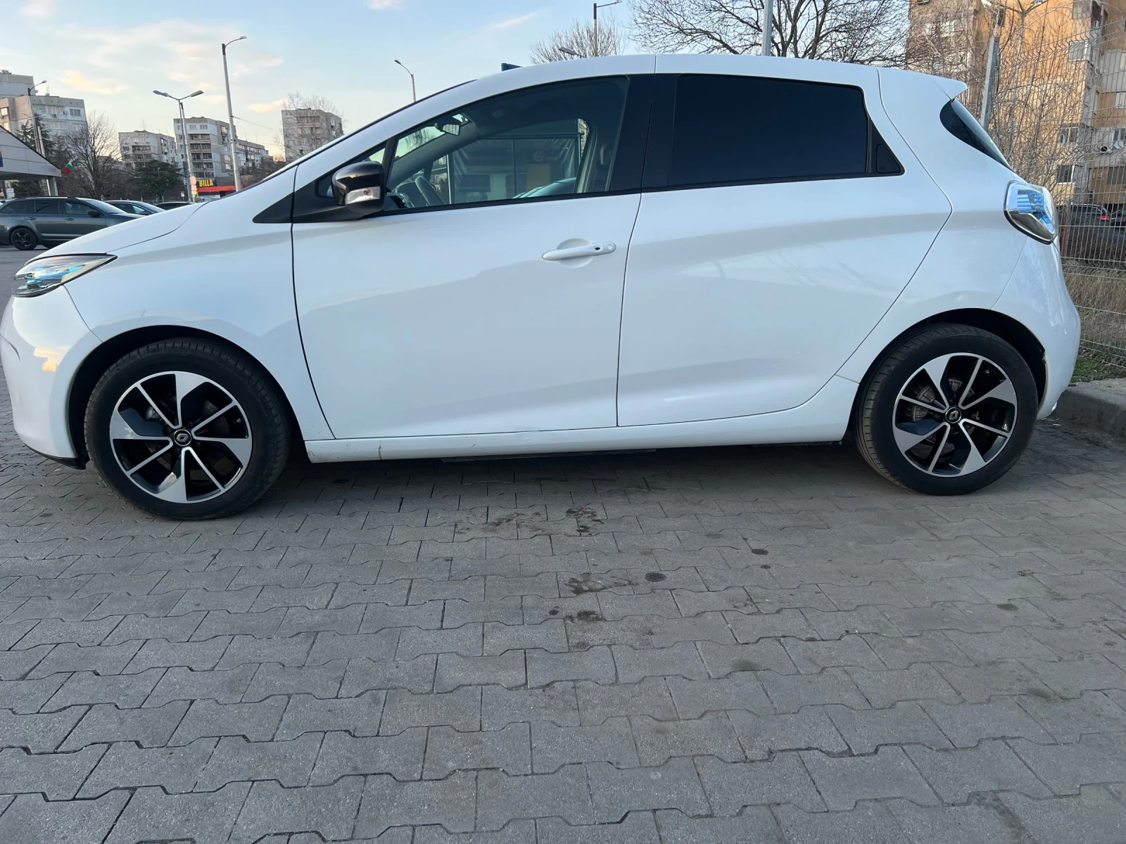 Renault Zoe R90 Intense, снимка 5 - Автомобили и джипове - 53786511