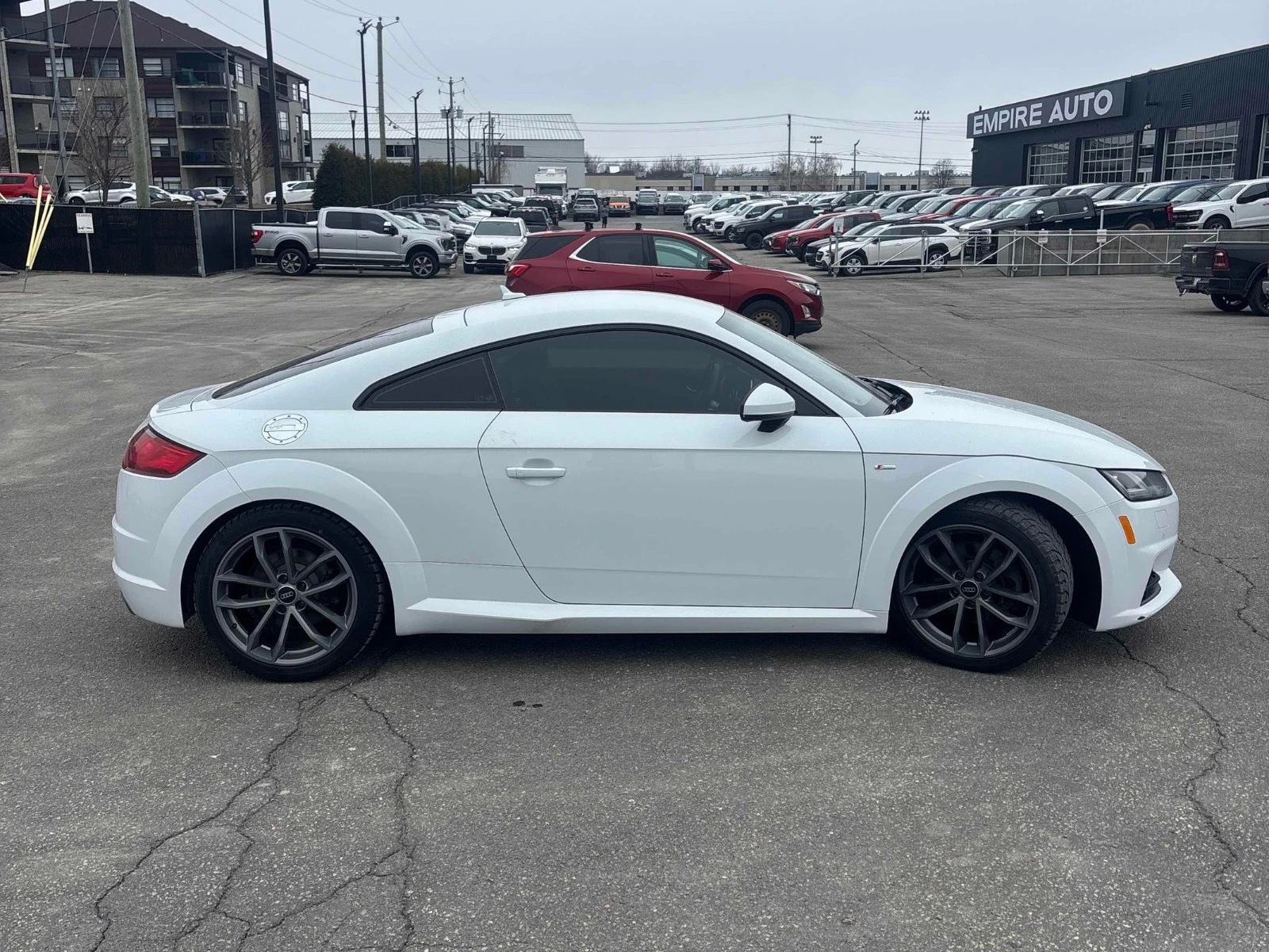 Audi Tt 2.0T РЕГИСТАЦИЯ+ ОБСЛУЖВАНЕ, снимка 2 - Автомобили и джипове - 54148725