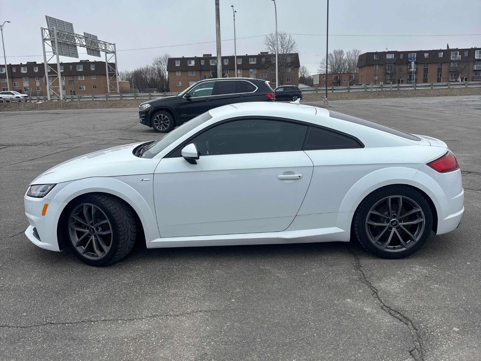 Audi Tt 2.0T РЕГИСТАЦИЯ+ ОБСЛУЖВАНЕ, снимка 5 - Автомобили и джипове - 54148725