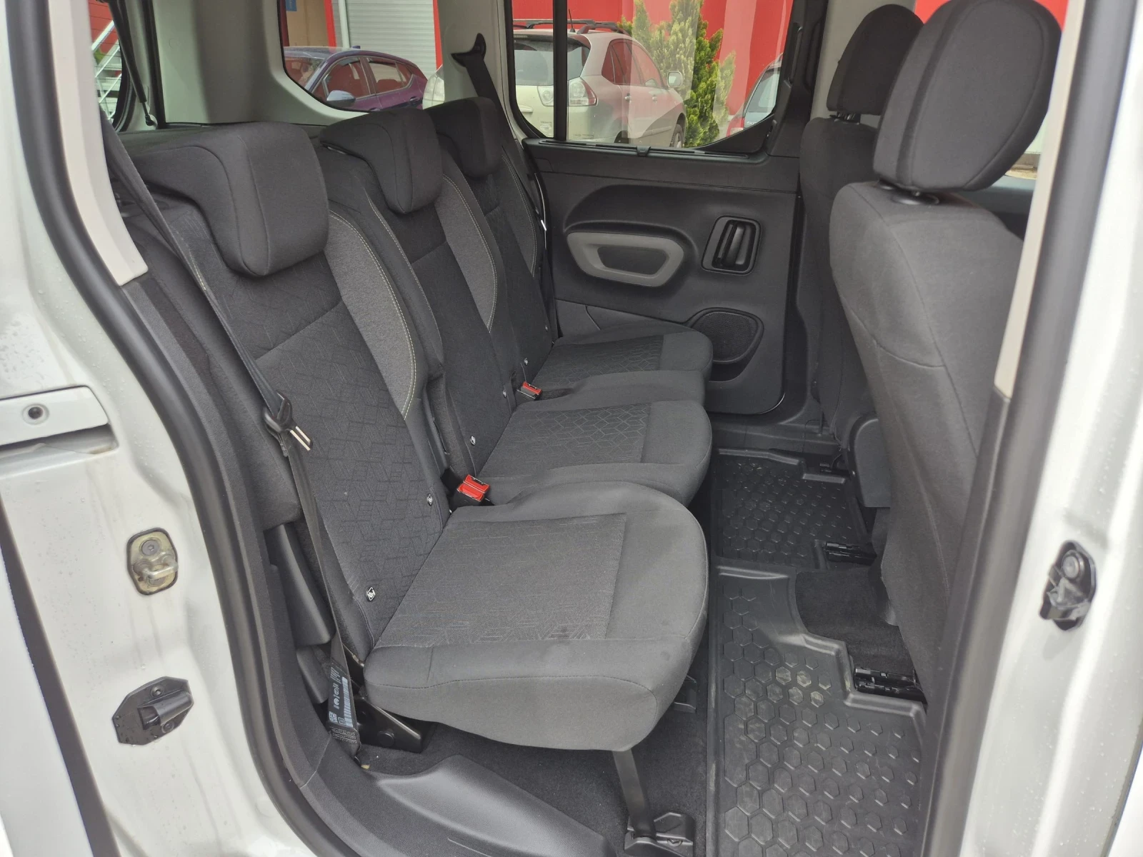 Citroen Berlingo 1.5HDI* 2019г.* , снимка 16 - Автомобили и джипове - 54218807