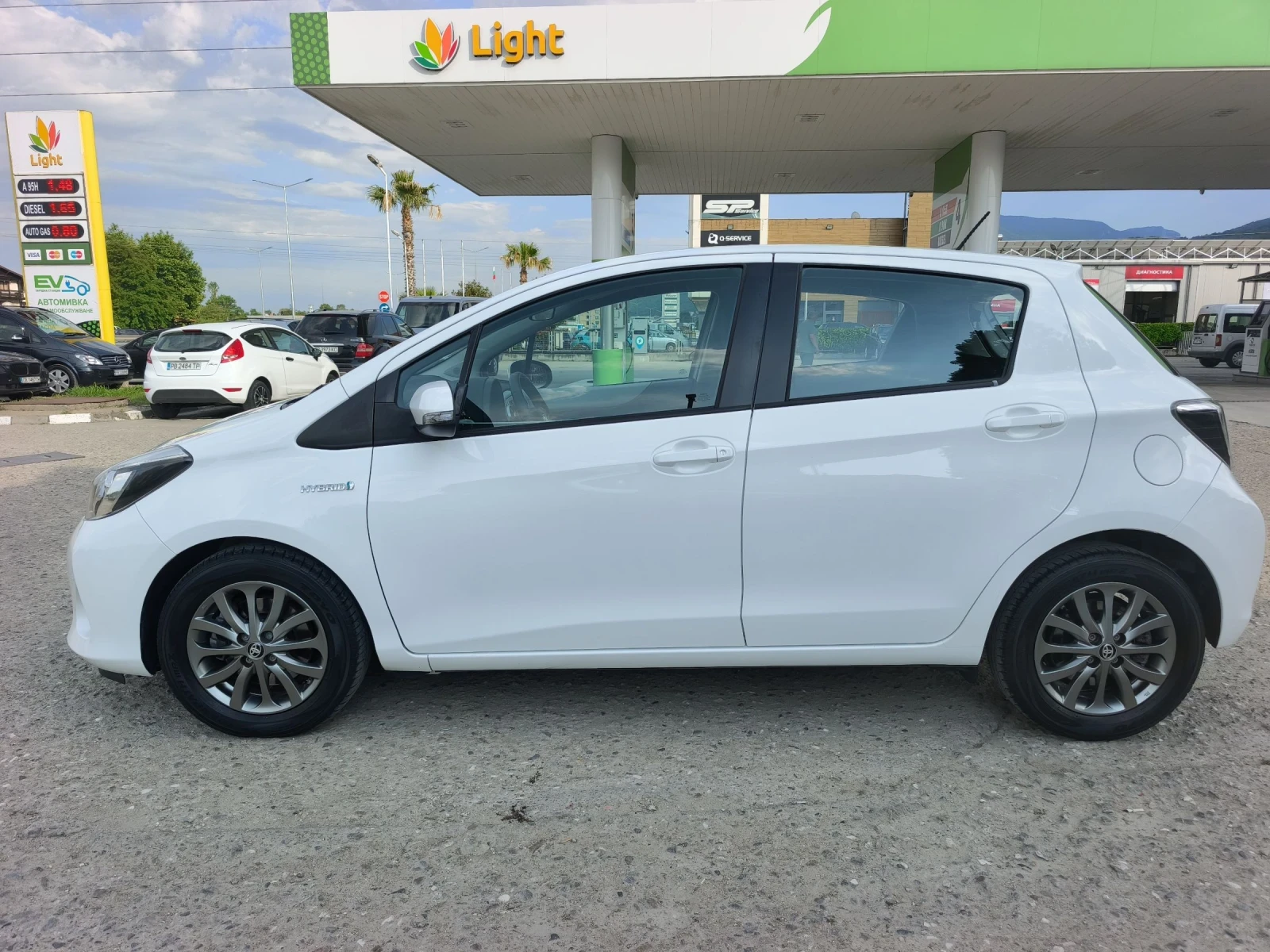 Toyota Yaris 1.5HYBRID LOUNGE NEW !!, снимка 6 - Автомобили и джипове - 54803048