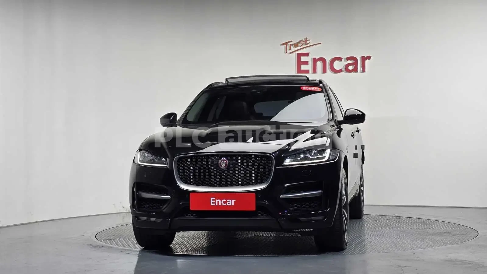 Jaguar E-pace ПОДГРЕВИ * ПАНО * KEYLESS * АВТОКРЕДИТ , снимка 3 - Автомобили и джипове - 54999342