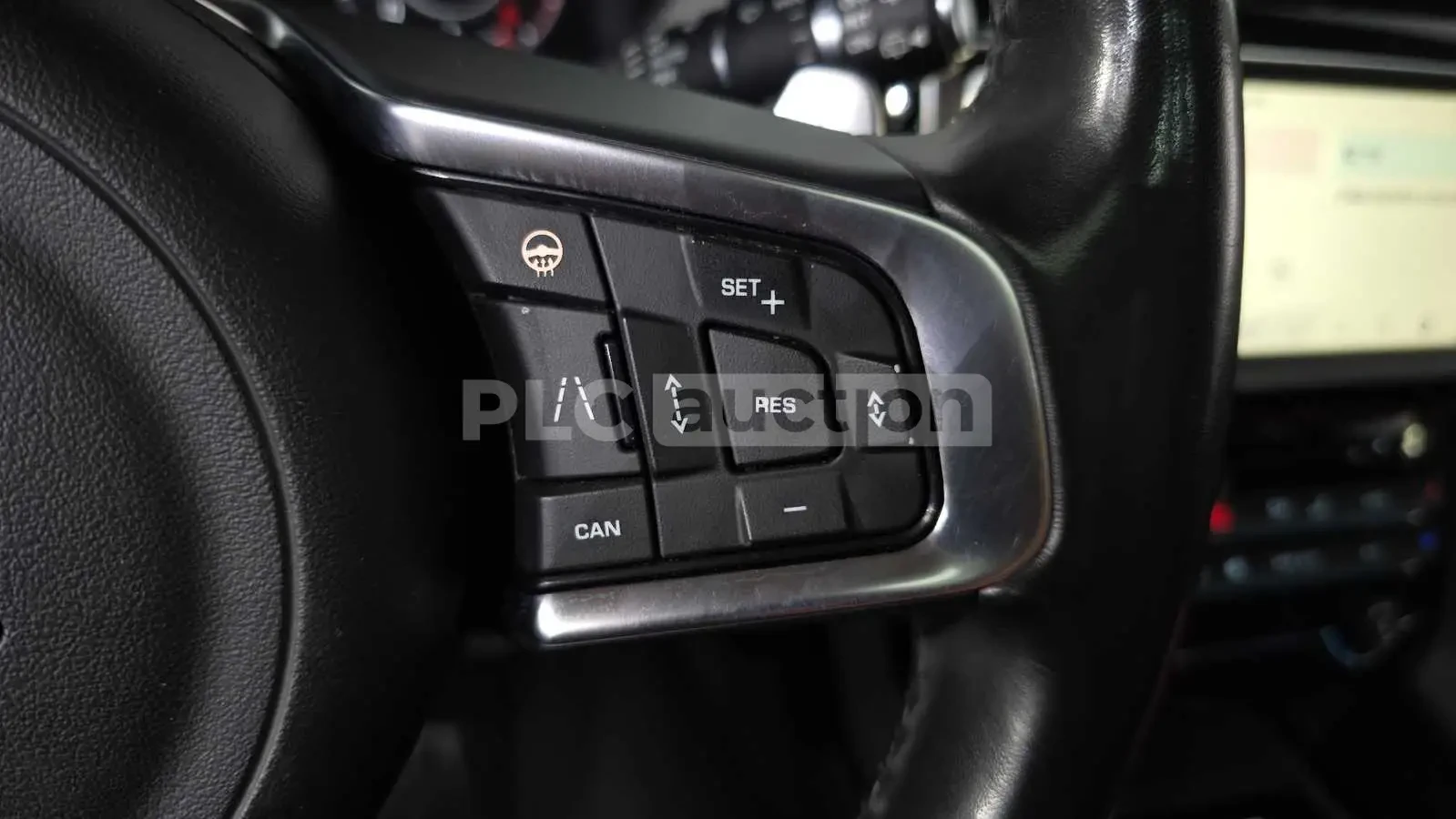 Jaguar E-pace ПОДГРЕВИ * ПАНО * KEYLESS * АВТОКРЕДИТ , снимка 17 - Автомобили и джипове - 54999342