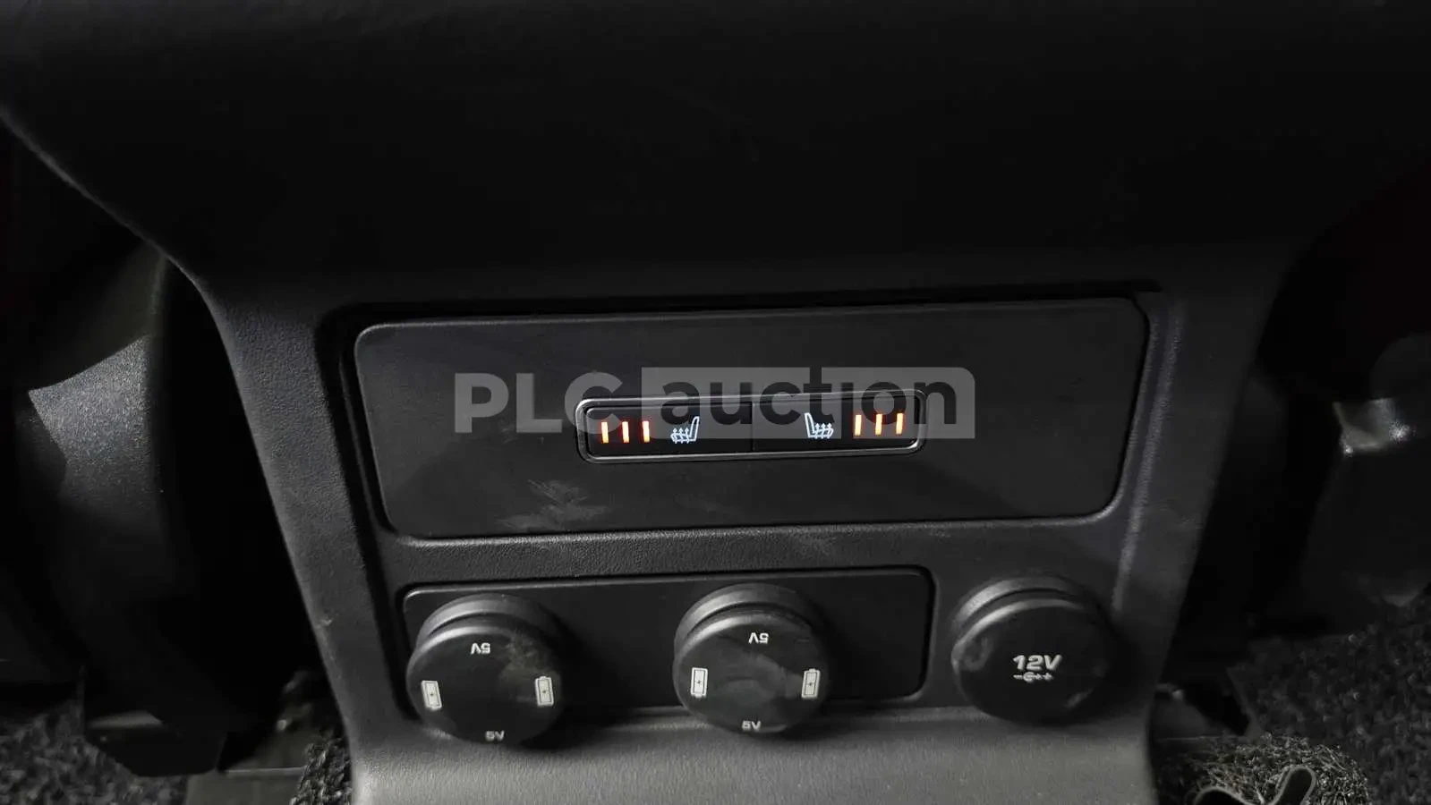 Jaguar E-pace ПОДГРЕВИ * ПАНО * KEYLESS * АВТОКРЕДИТ , снимка 12 - Автомобили и джипове - 54999342