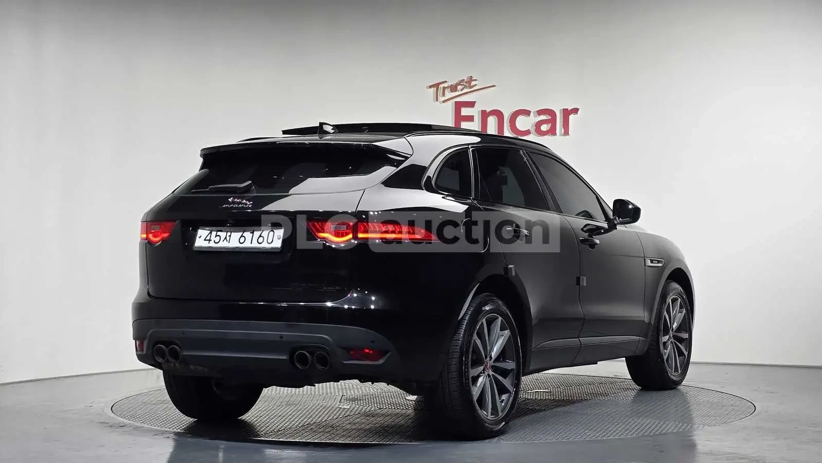 Jaguar E-pace ПОДГРЕВИ * ПАНО * KEYLESS * АВТОКРЕДИТ , снимка 2 - Автомобили и джипове - 54999342
