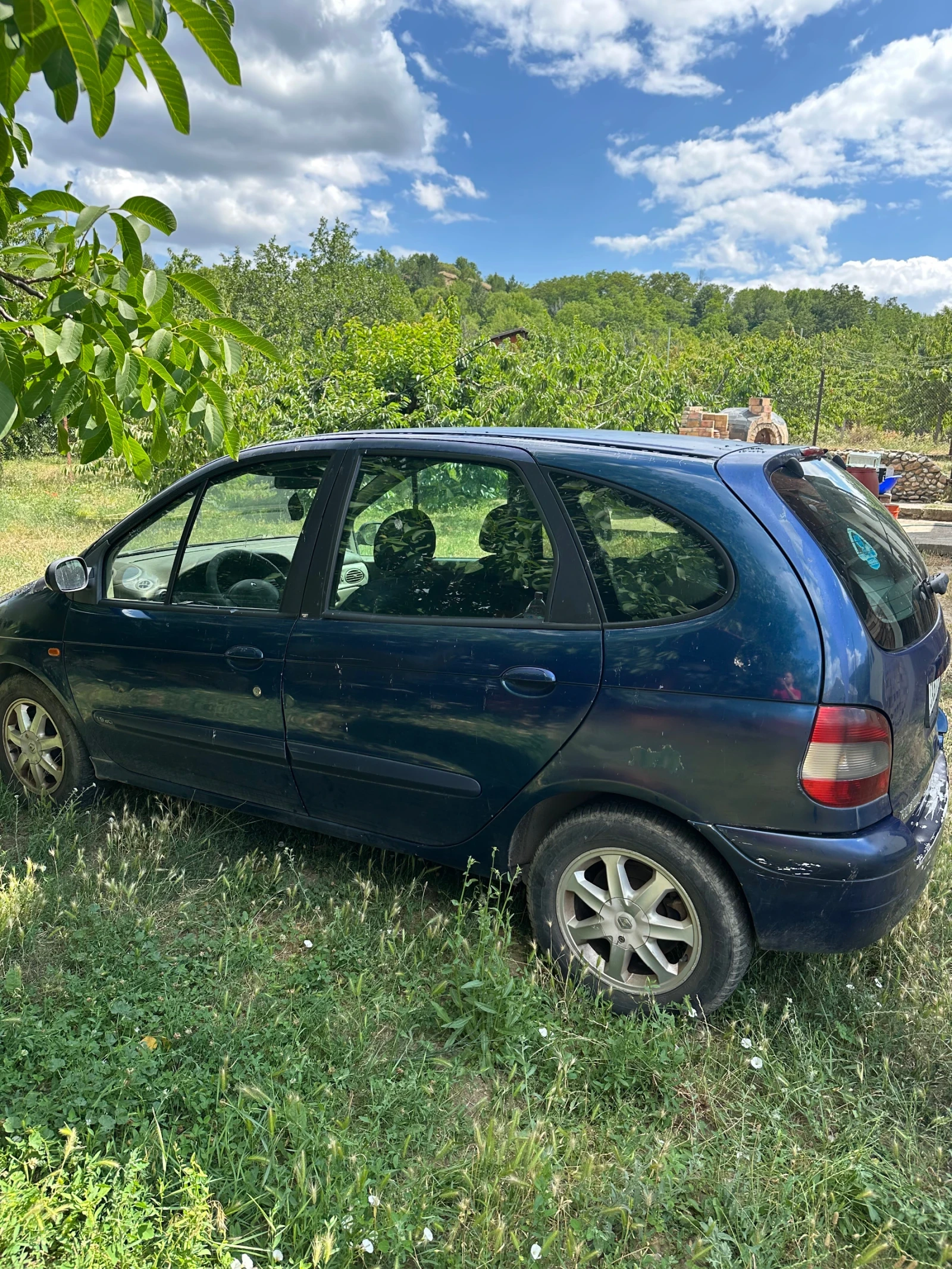 Renault Scenic 1.9 dci 102, снимка 3 - Автомобили и джипове - 55175542