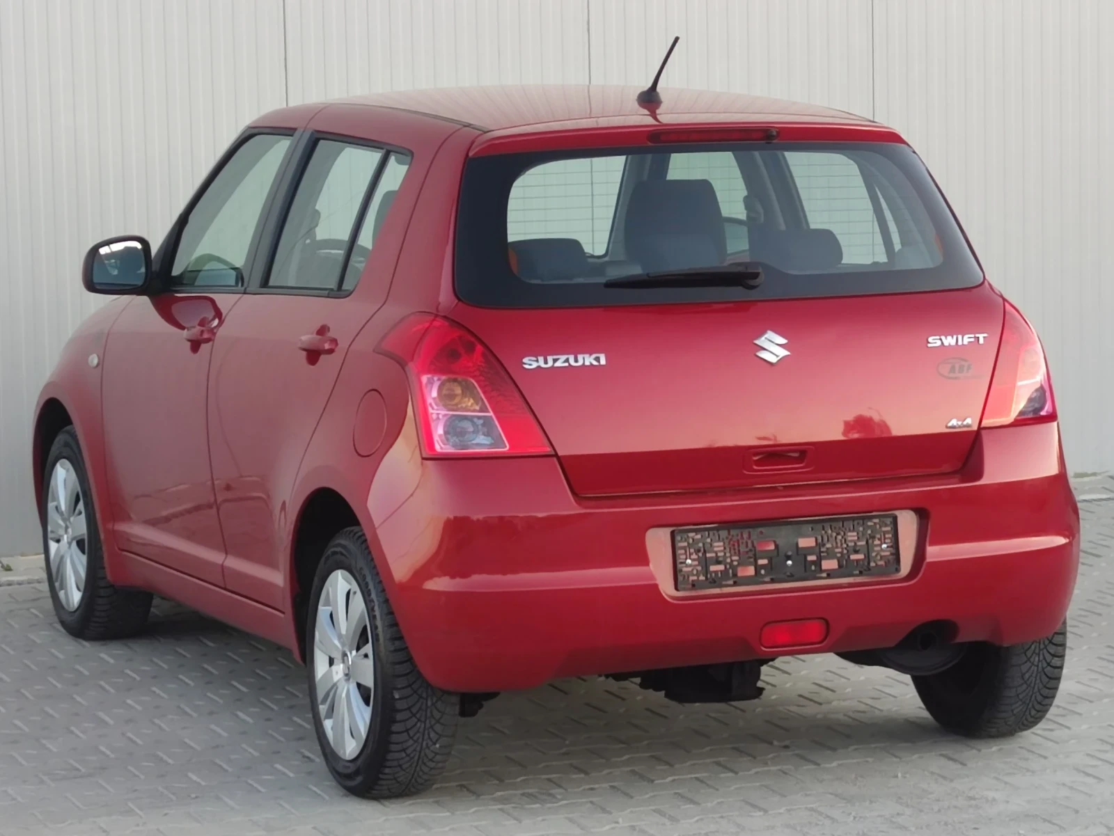 Suzuki Swift 1.3i* 4x4* 92к.с* , снимка 4 - Автомобили и джипове - 55417872