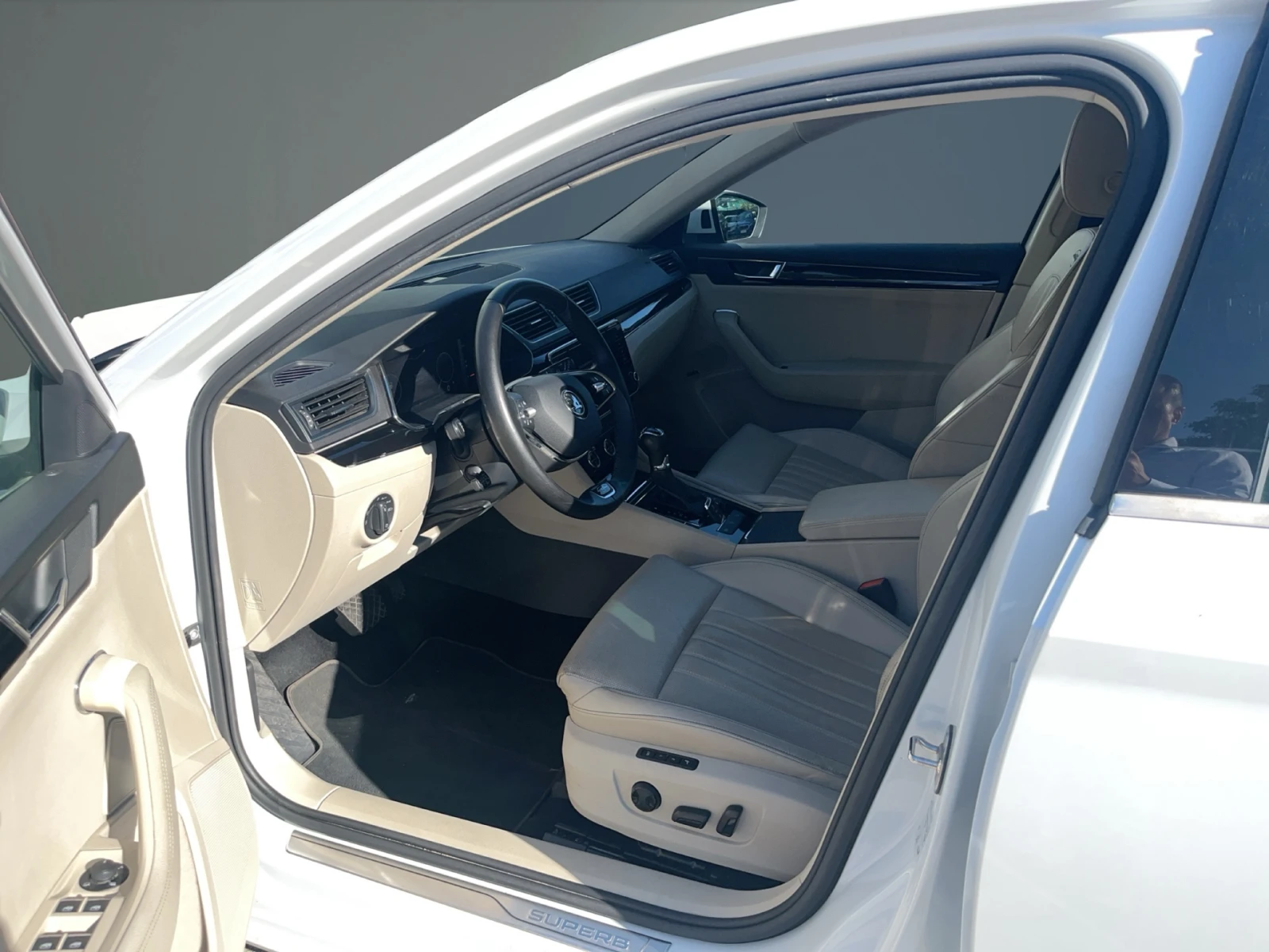 Skoda Superb 2, 0 TDI 7DSG 4X4, снимка 9 - Автомобили и джипове - 55727808