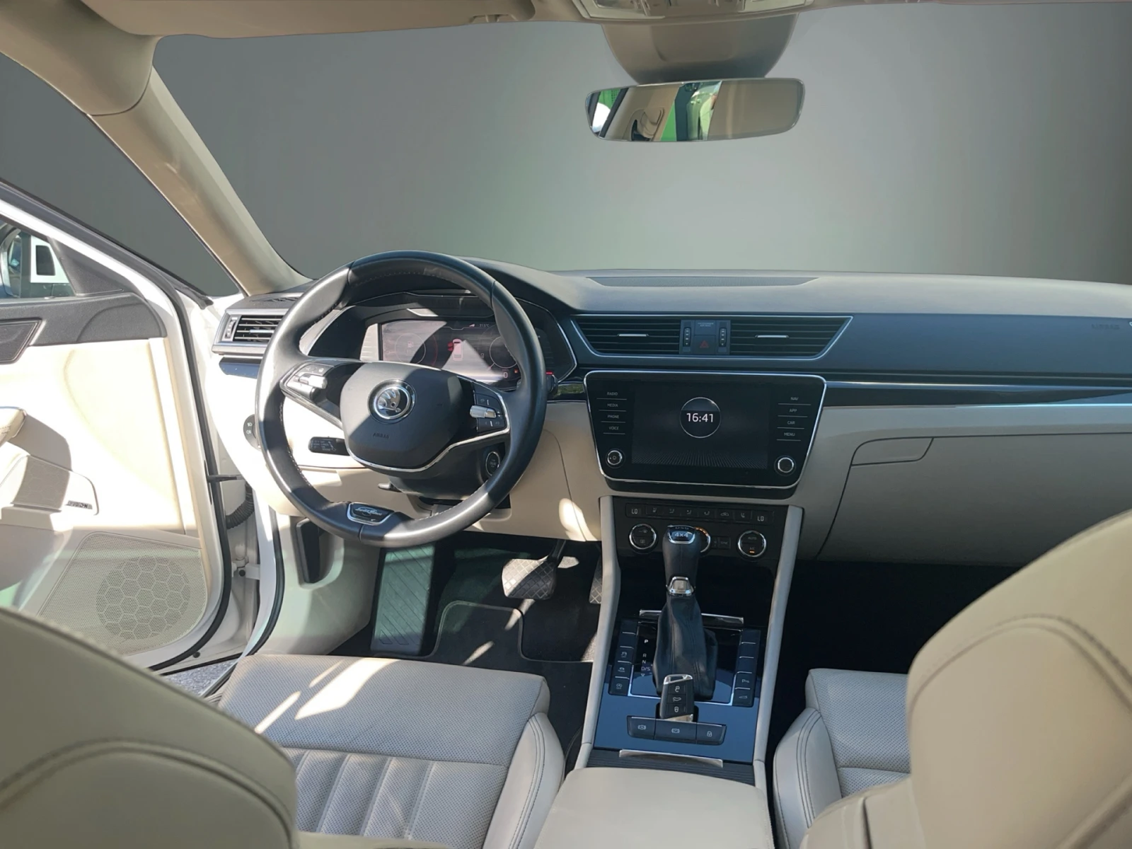 Skoda Superb 2, 0 TDI 7DSG 4X4, снимка 11 - Автомобили и джипове - 55727808