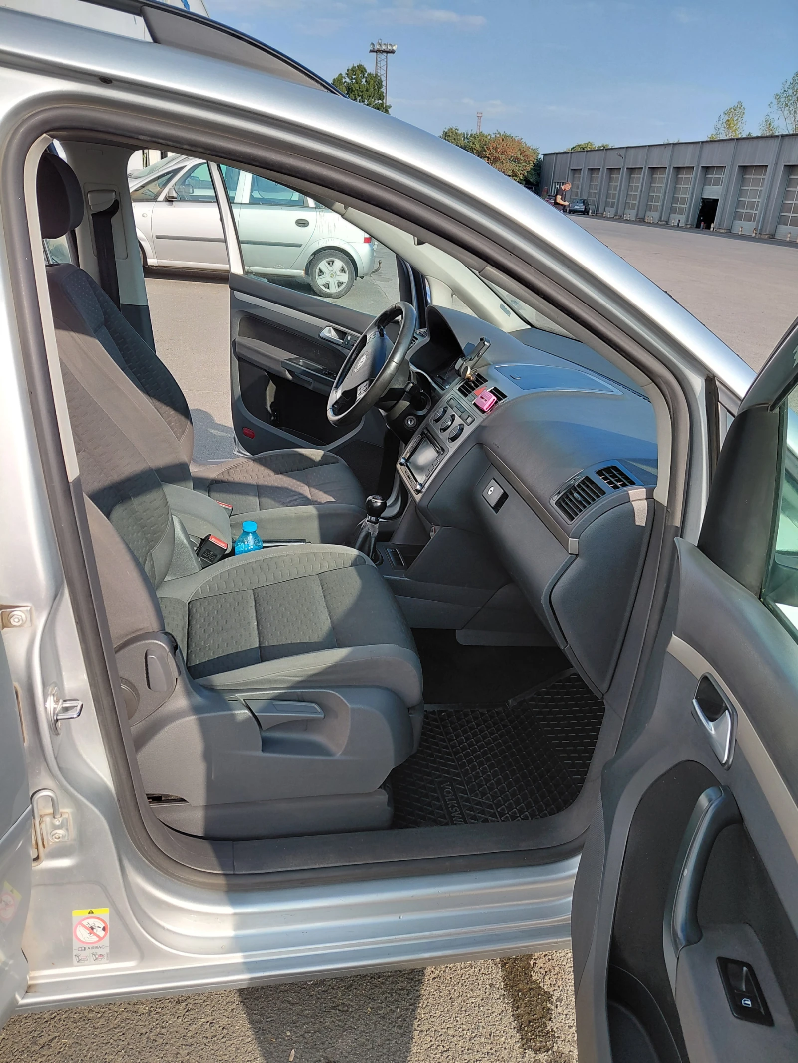 VW Touran Trendline, снимка 13 - Автомобили и джипове - 55837972