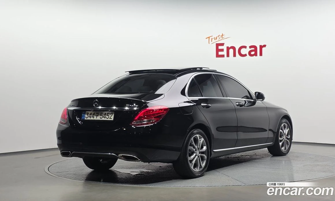 Mercedes-Benz C 300 C300 4MATIC, снимка 2 - Автомобили и джипове - 56117176