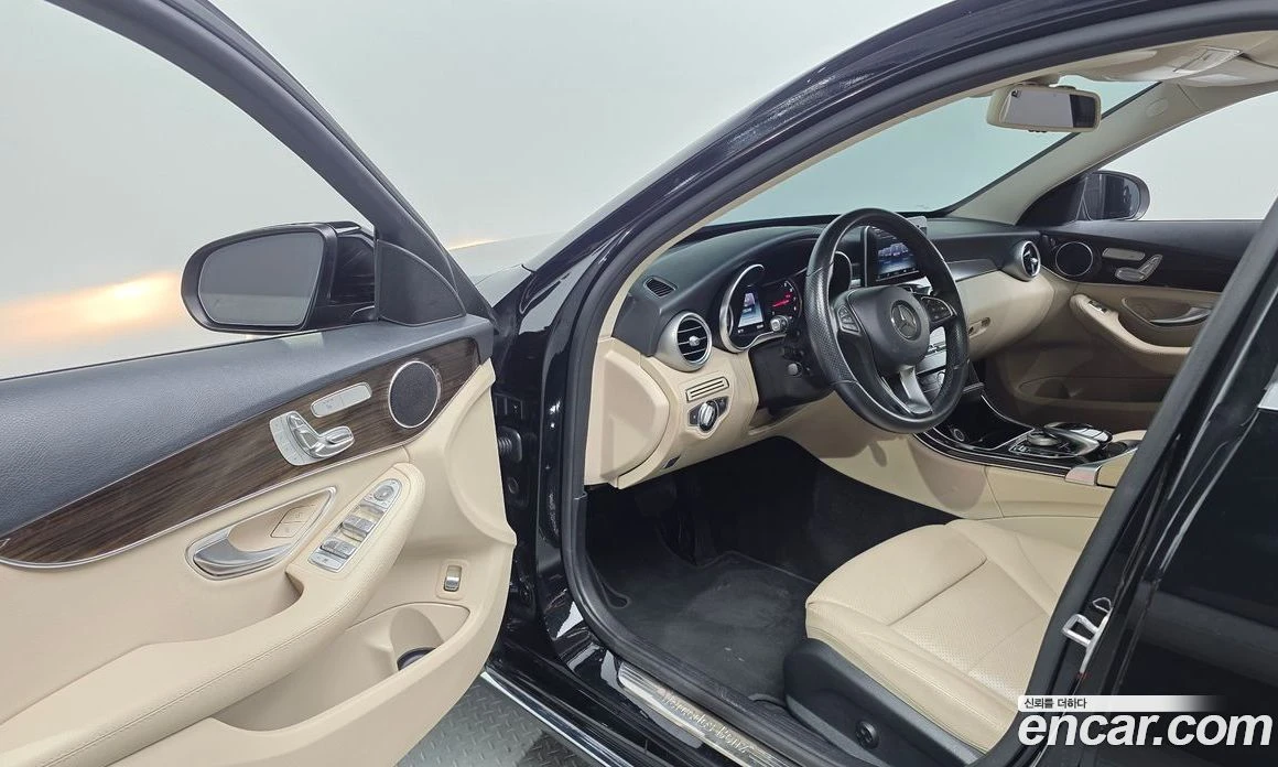 Mercedes-Benz C 300 C300 4MATIC, снимка 10 - Автомобили и джипове - 56117176