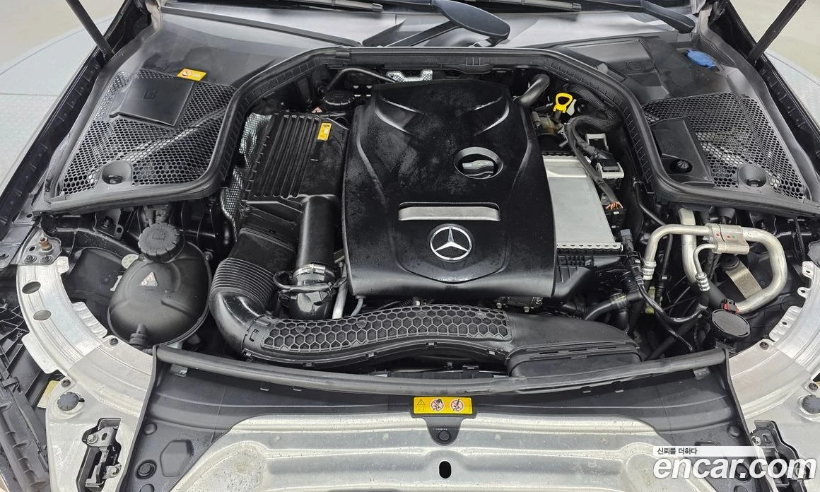 Mercedes-Benz C 300 C300 4MATIC, снимка 6 - Автомобили и джипове - 56117176