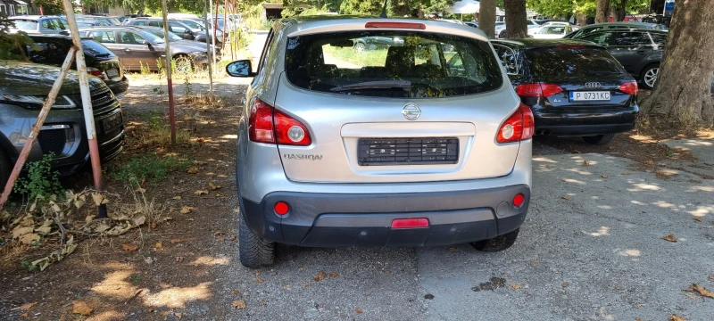Nissan Qashqai 1.6i, снимка 4 - Автомобили и джипове - 51443455
