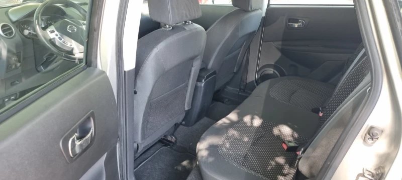 Nissan Qashqai 1.6i, снимка 7 - Автомобили и джипове - 51443455