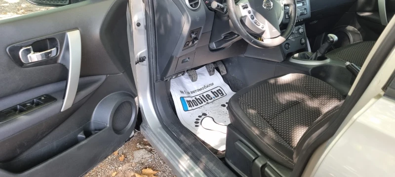 Nissan Qashqai 1.6i, снимка 6 - Автомобили и джипове - 51443455