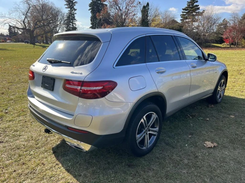 Mercedes-Benz GLC 350 HYBRID* PANO* KEYLESS* AMBIENT* 4MATIC* BLACK FRID, снимка 3 - Автомобили и джипове - 52585777
