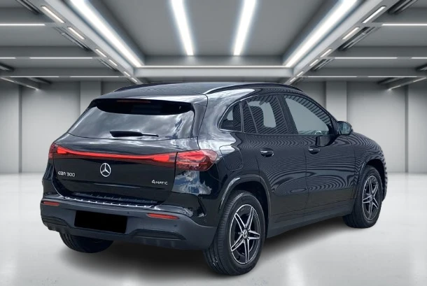 Mercedes-Benz EQA 300 4Matic = AMG Line = Advanced Гаранция - изображение 2