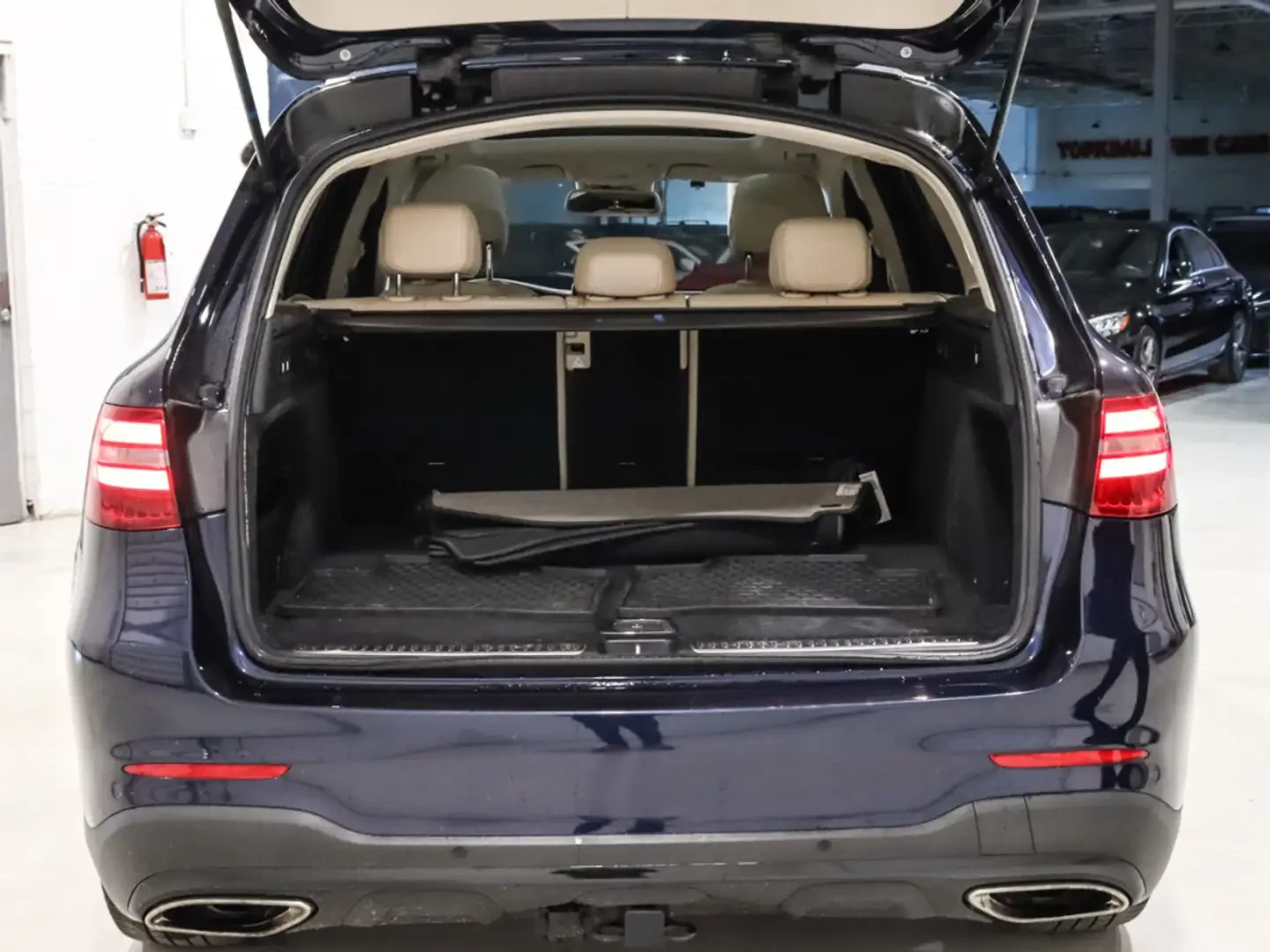 Mercedes-Benz GLC 300 AMG LINE/BURMESTER/360 VIEW KAMEPA/PANO/KEYLESS - изображение 9
