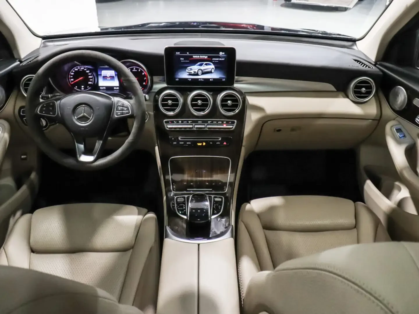 Mercedes-Benz GLC 300 AMG LINE/BURMESTER/360 VIEW KAMEPA/PANO/KEYLESS | Mobile.bg   11