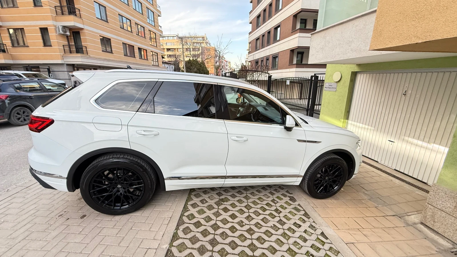 VW Touareg, снимка 7 - Автомобили и джипове - 53759892