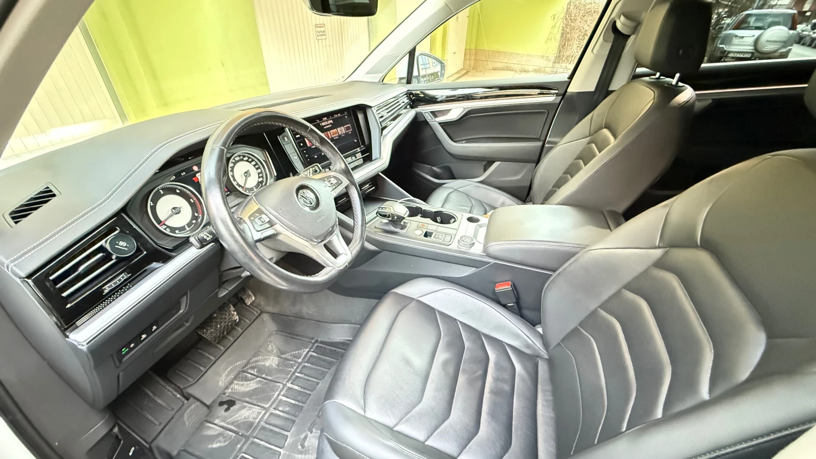 VW Touareg, снимка 9 - Автомобили и джипове - 53759892