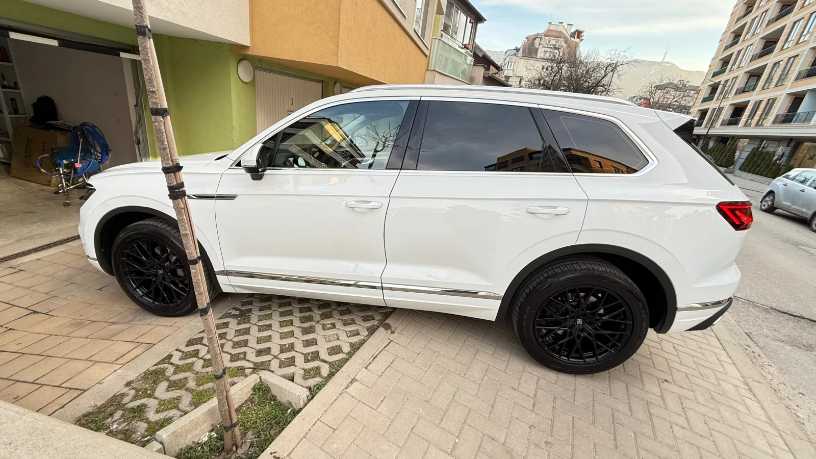 VW Touareg, снимка 6 - Автомобили и джипове - 53759892