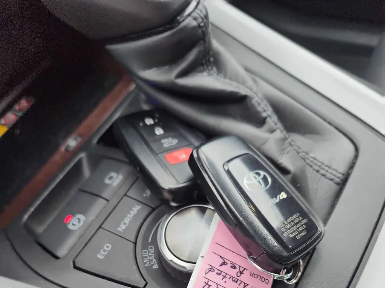 Toyota Rav4 * Limited * ПОДГРЕВ * КЛИП НА МОТОРА * ДВА КЛЮЧА, снимка 8 - Автомобили и джипове - 53991054