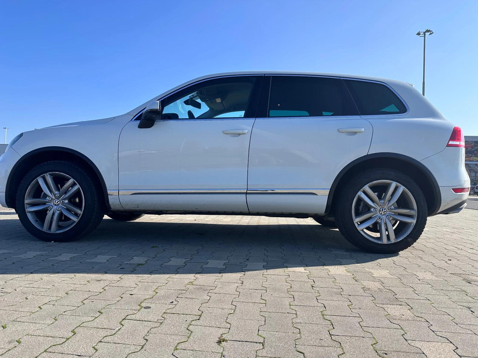 VW Touareg 3.0 TDI, снимка 9 - Автомобили и джипове - 54179506