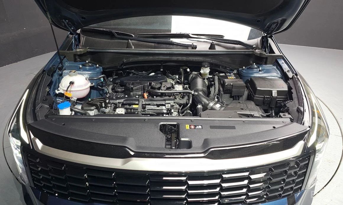 Kia Sportage, снимка 6 - Автомобили и джипове - 54252623