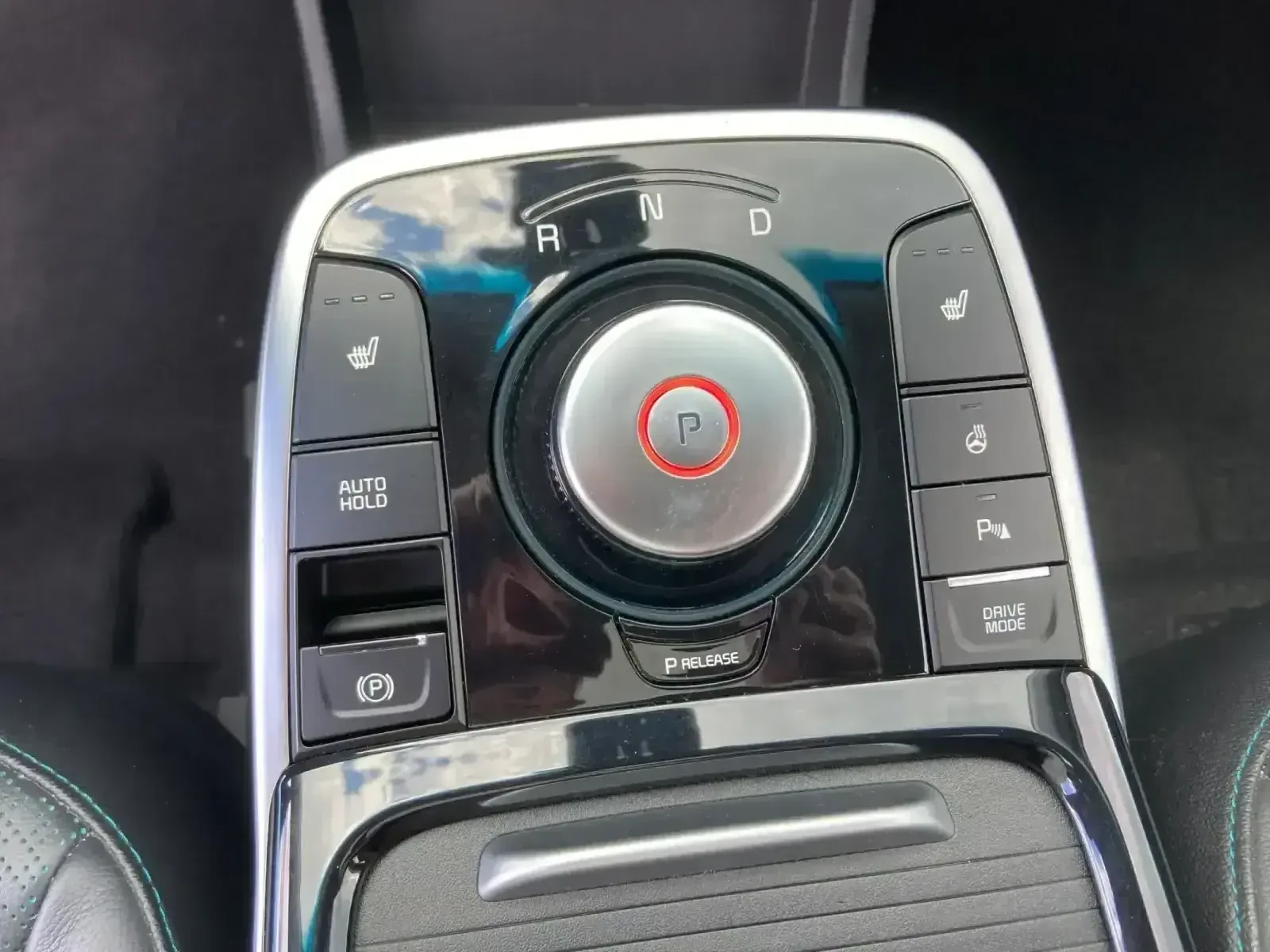 Kia Niro 64kWh-204кс-В НАЛИЧНОСТ!, снимка 12 - Автомобили и джипове - 54921883