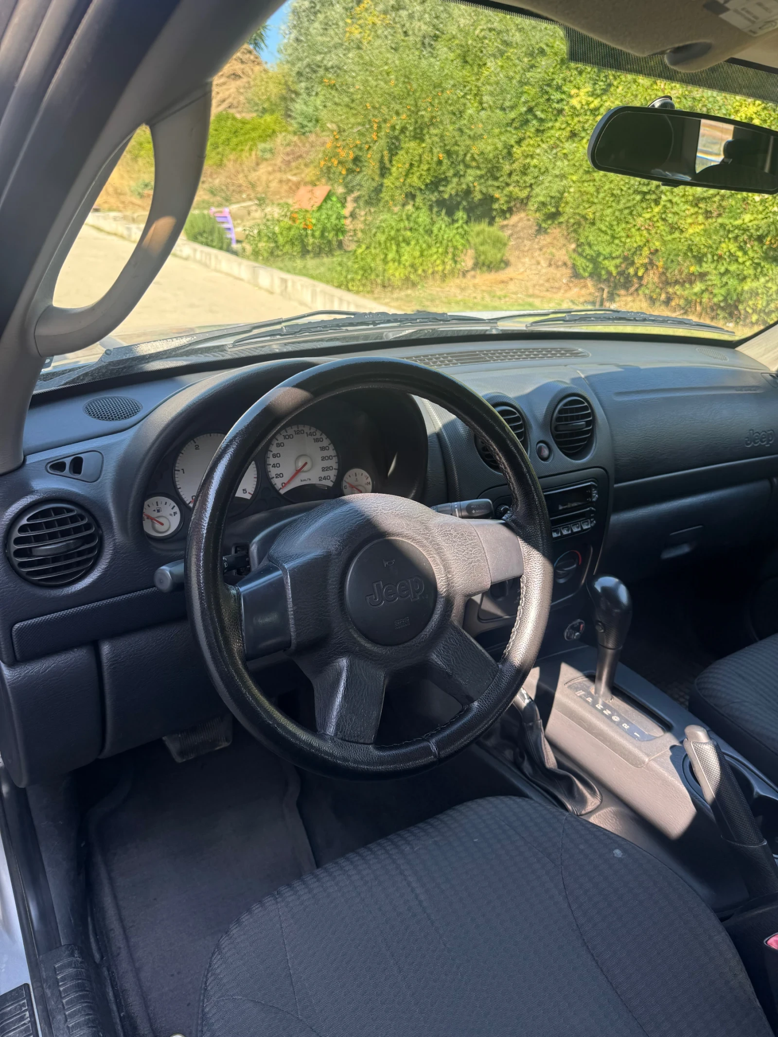 Jeep Cherokee, снимка 8 - Автомобили и джипове - 55502625