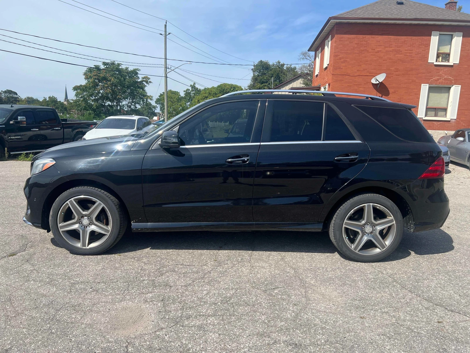 Mercedes-Benz GLE 350  * CARFAX * ОПЦИЯ ЗА ФИНАНСИРАНЕ, снимка 2 - Автомобили и джипове - 56012233