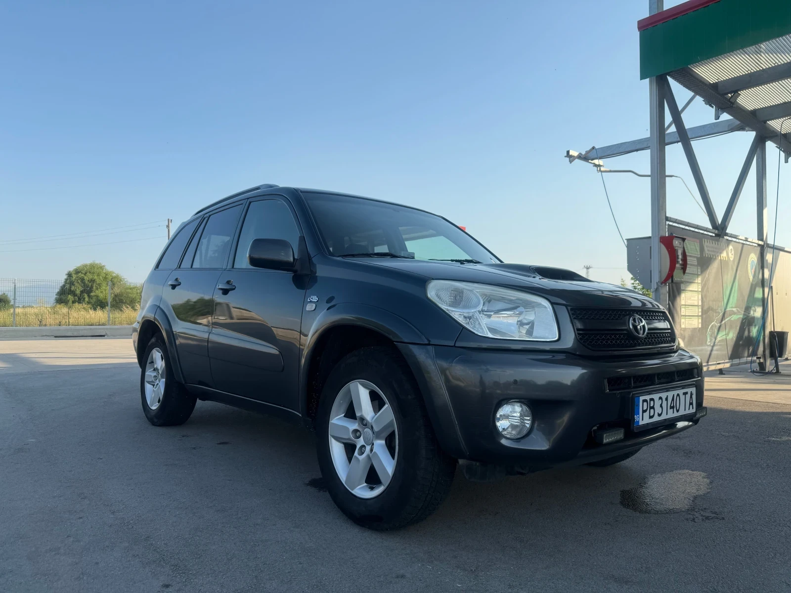 Toyota Rav4 2.0 D4D 116кс 2005 с ТЕГЛИЧ, снимка 4 - Автомобили и джипове - 56340173